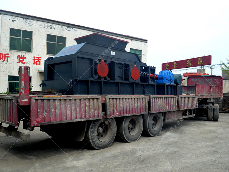 時產(chǎn)100噸瓜米石對輥制砂機多少錢？