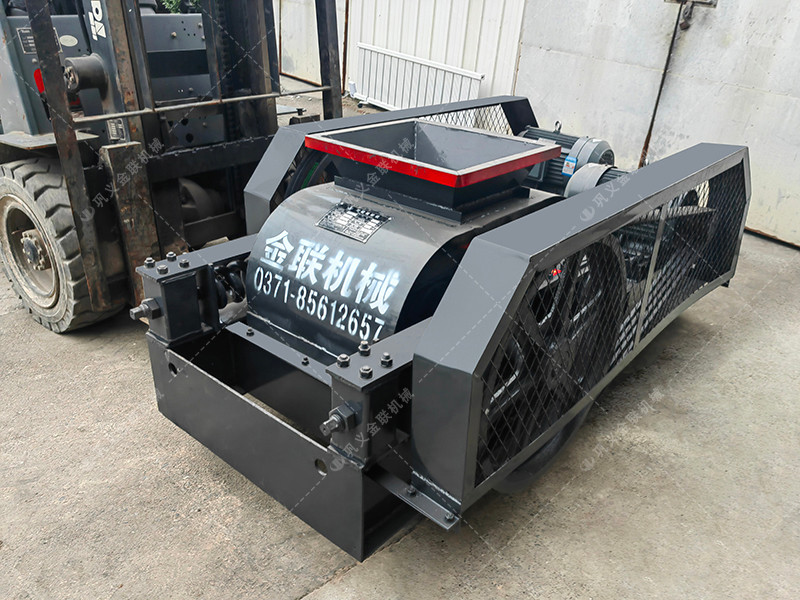 小型400x400對輥破碎機(jī) 破碎機(jī)生產(chǎn)線發(fā)往非洲馬達(dá)加斯加